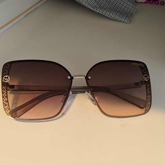 Fendi Accessories - Sunglasses